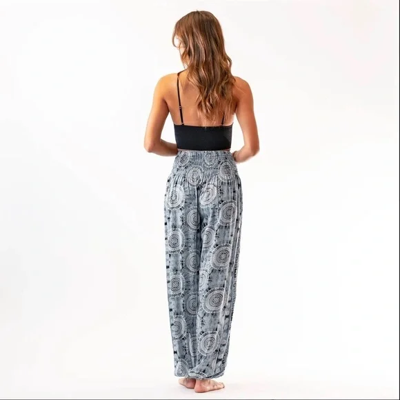 NWT Women's Santa Barbara Beach / Yoga / Harem Pants - Picture 3 of 5